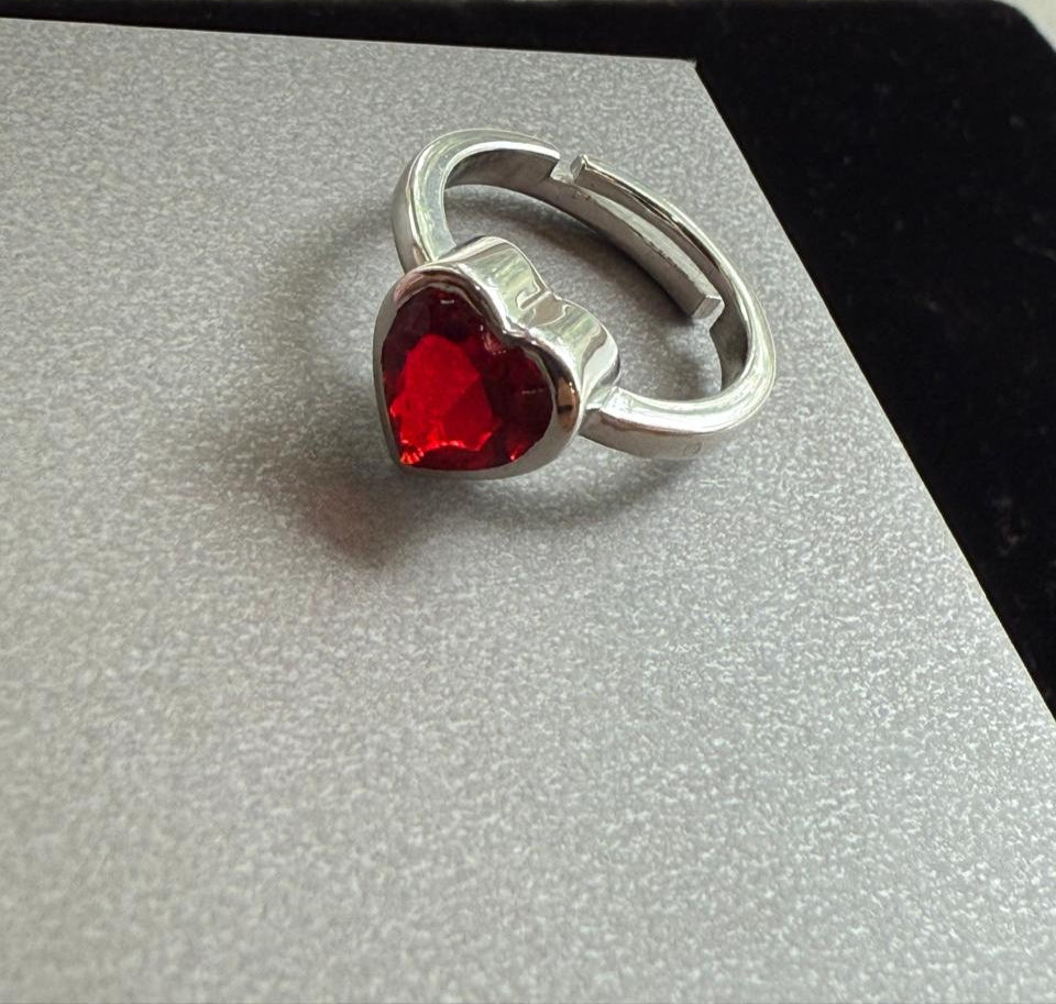 Scarlet Promise – Heart Ring in 925 Silver