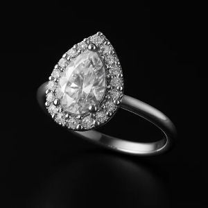 Lustre Drop – Halo Ring in 925 Silver